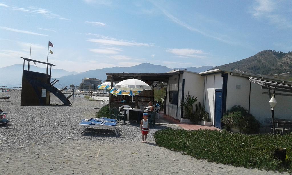 Casa Med Holiday Home Isolabona ภายนอก รูปภาพ